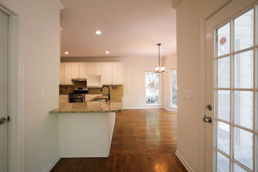 Building Photo - 5055 Mallory Ct