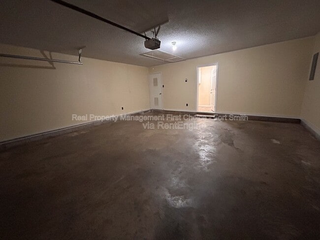 Building Photo - 3200 S 56th St