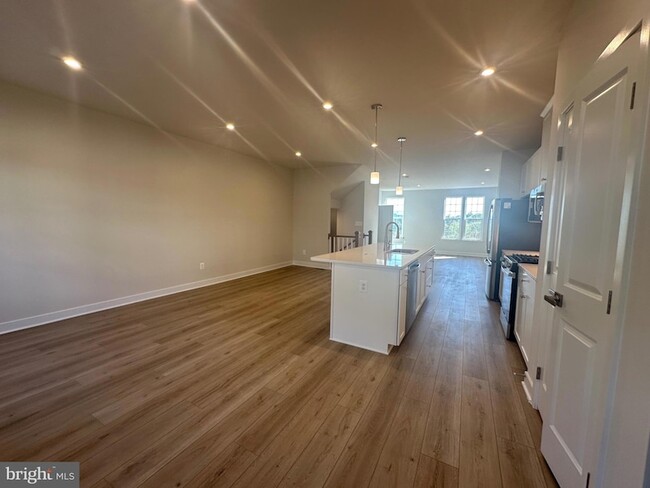 Building Photo - 4504 Dandelion Loop