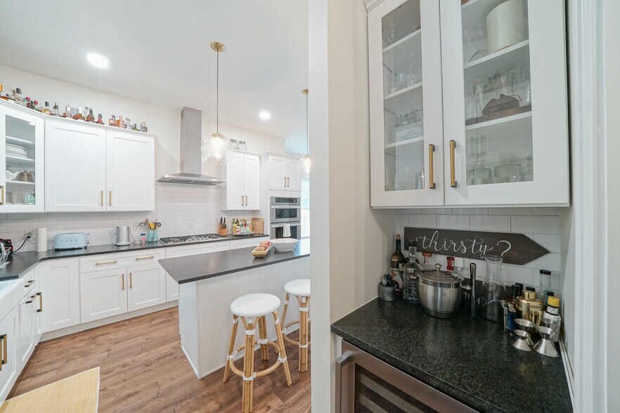 Building Photo - 1227 McAlpine Ave