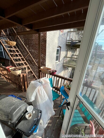 Building Photo - 2973 Washington St