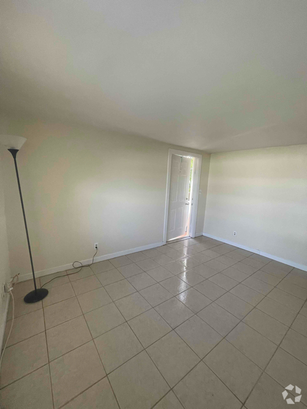 Building Photo - 1580 Citation Dr