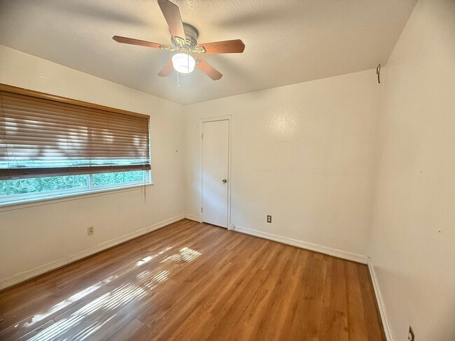 Building Photo - 3602 Brier Gardens Dr