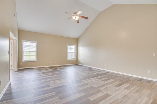 Building Photo - 323 Koweta Way