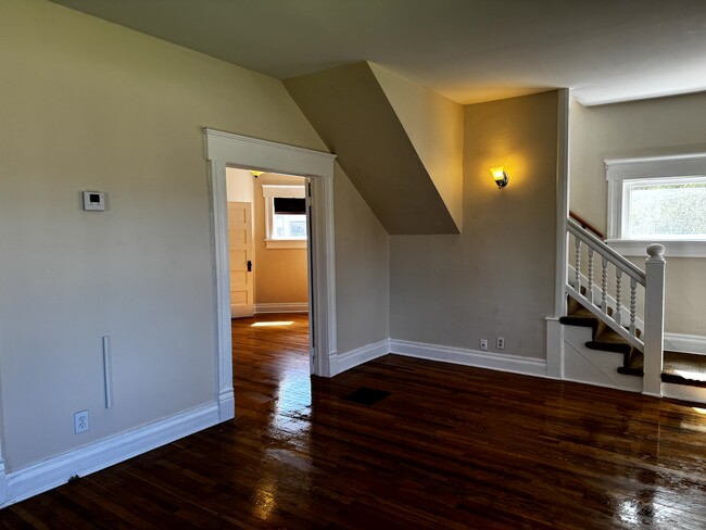 Entry/Living Room - 3 Beverly Pl