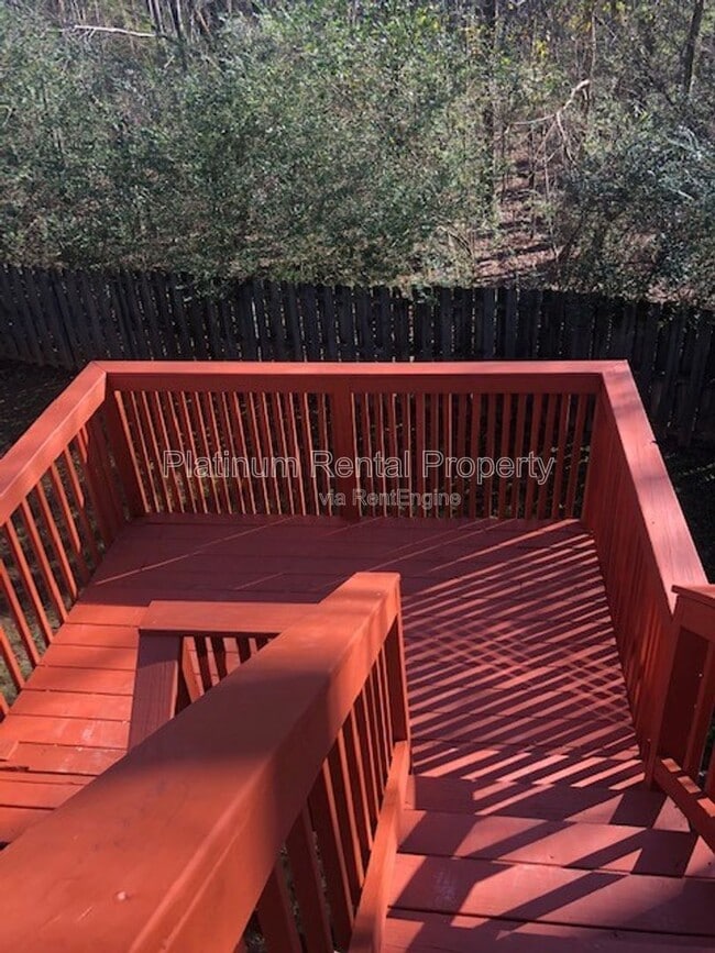 Building Photo - 6574 Meadow Green Cir