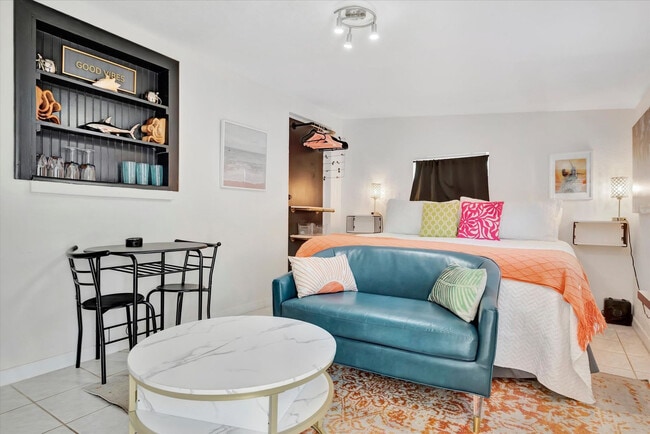 Building Photo - 5025 9th Ave S