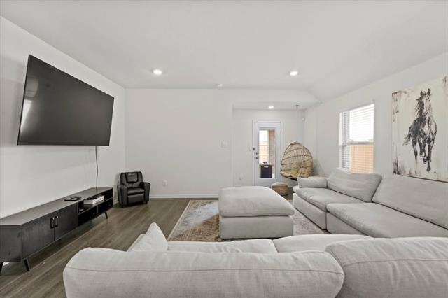 Building Photo - 287 Thoroughbred St