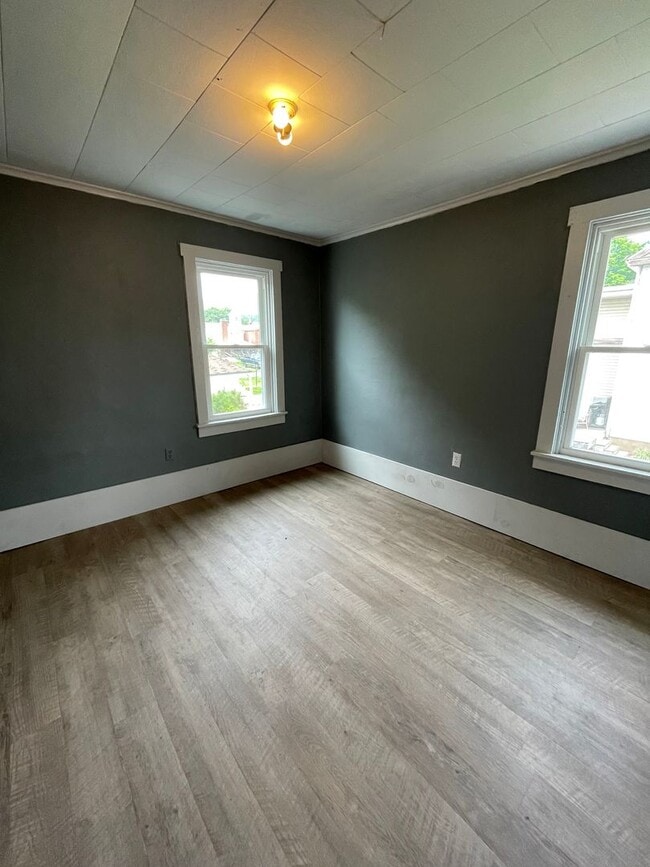 Building Photo - 3 Bed 1 Bath House in Williamstown
