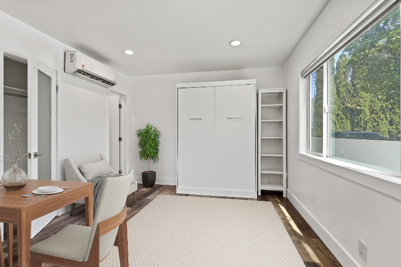 Building Photo - 2730 Raymond Ave