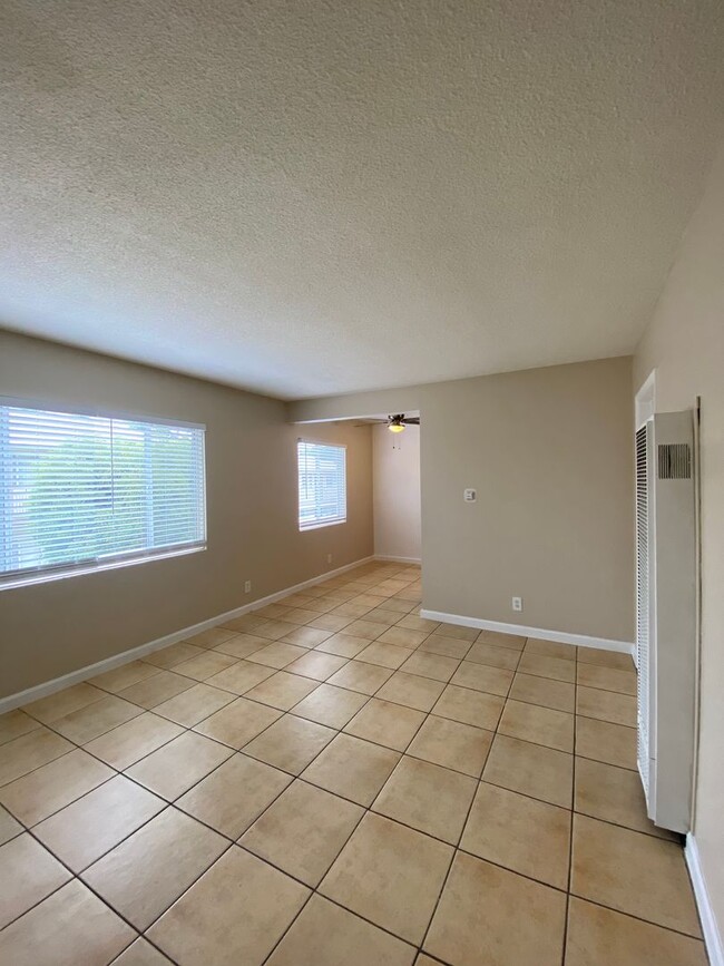 Interior Photo - 6151