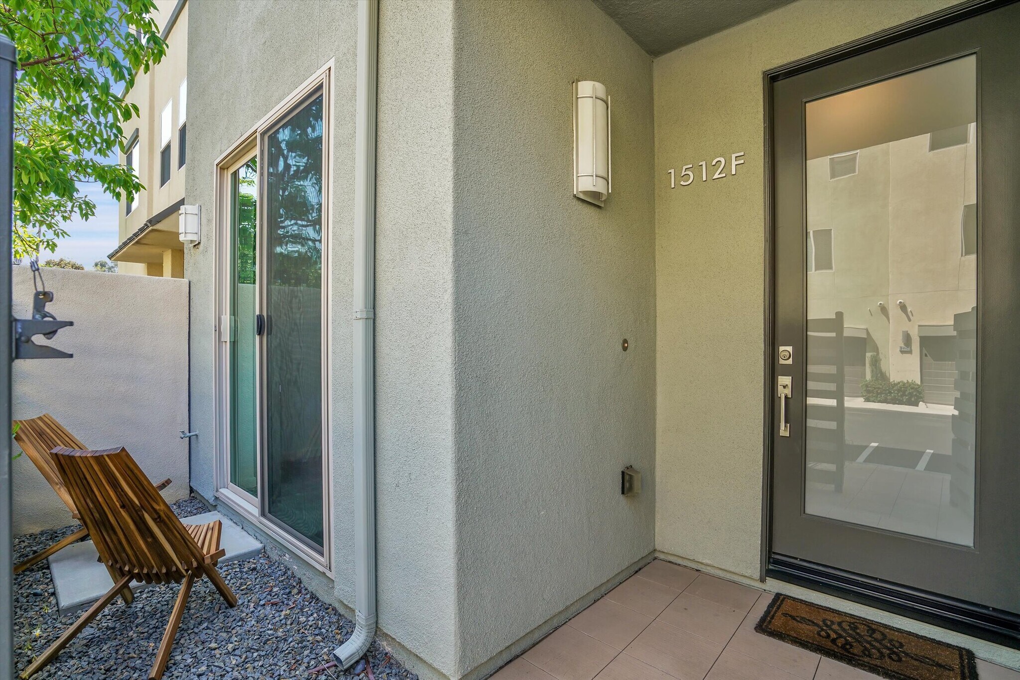 Building Photo - 1512 W Artesia Sq