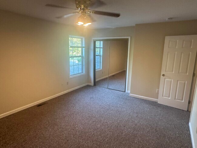 Building Photo - 2005 River Ridge Rd