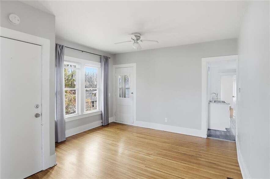 Upper Living/Dining - 4232 Lake Ave