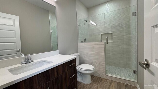 Building Photo - 19 N 43rd St