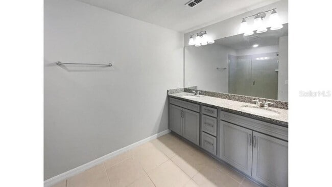 Building Photo - 3737 Plainview Dr