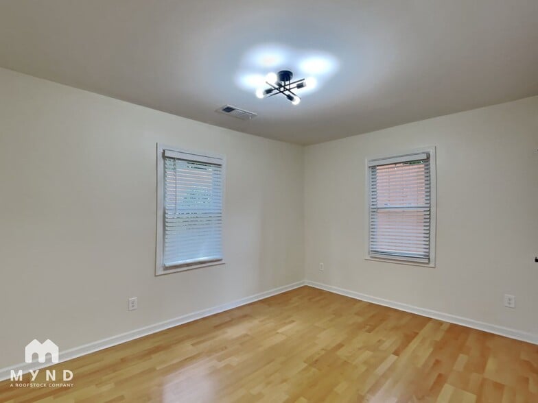 Building Photo - 2720 Hedgewood Dr NW