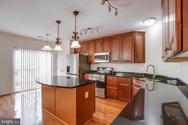 Building Photo - 42670 Hollyhock Terrace