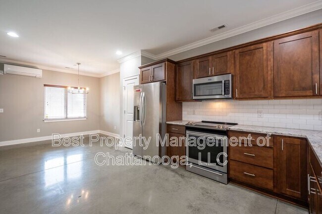 Building Photo - 3111 St Elmo Ave