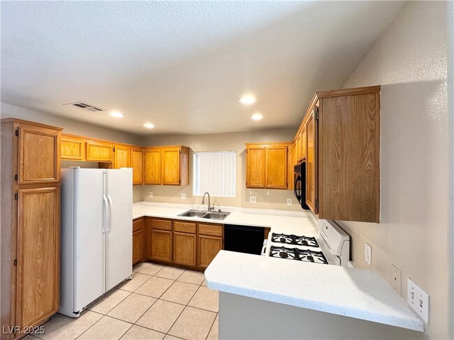 Building Photo - 4128 Rocky Beach Dr