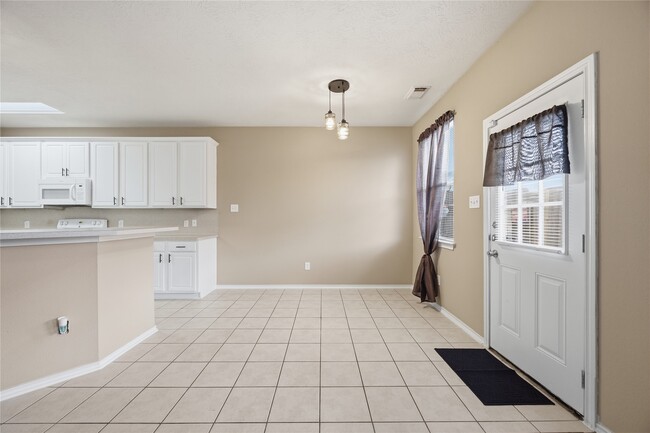 Building Photo - 8813 Elm Drake Ln