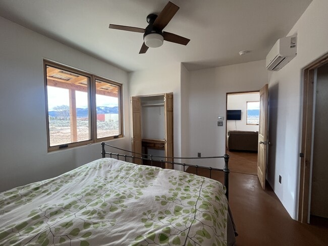 Building Photo - 2 Kincaid Rd