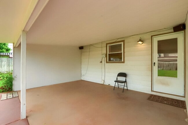 Building Photo - 2 Bedroom single family home in Denver