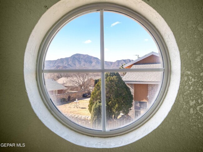 Building Photo - 4572 Loma Linda Cir