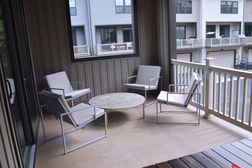 2nd Floor Deck - 22277 Sims Ter