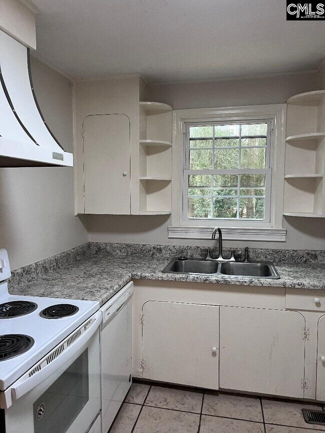 Building Photo - 612 S Beltline Blvd