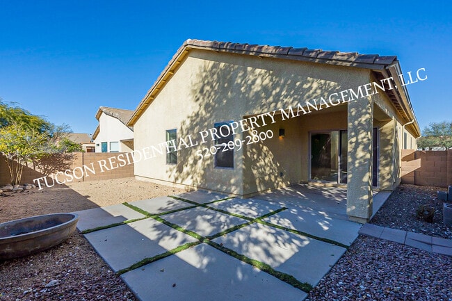 Building Photo - 6070 Wych Elm Pl