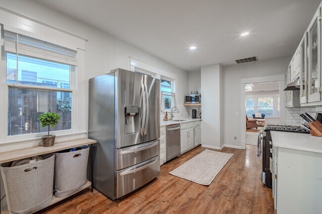 Building Photo - Updated Historically Charming Bungalow walking distance to Greenville Ave