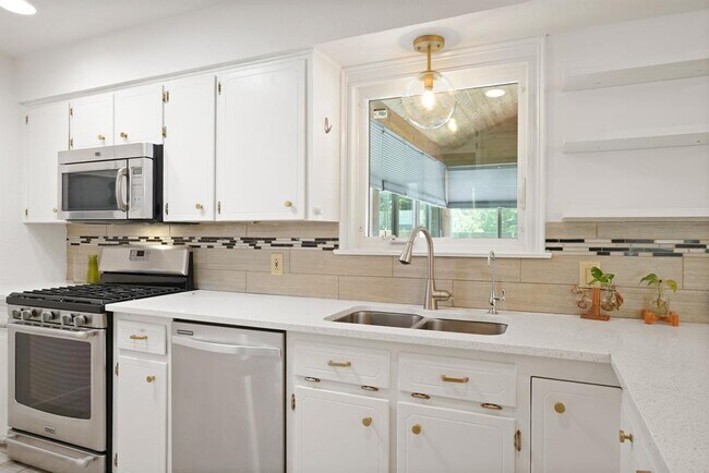 Building Photo - 8507 Spearman Dr