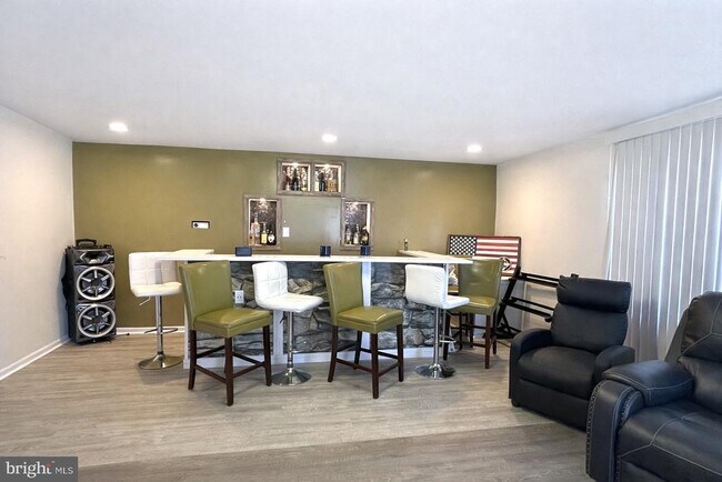 Building Photo - 610 Ogden Dr