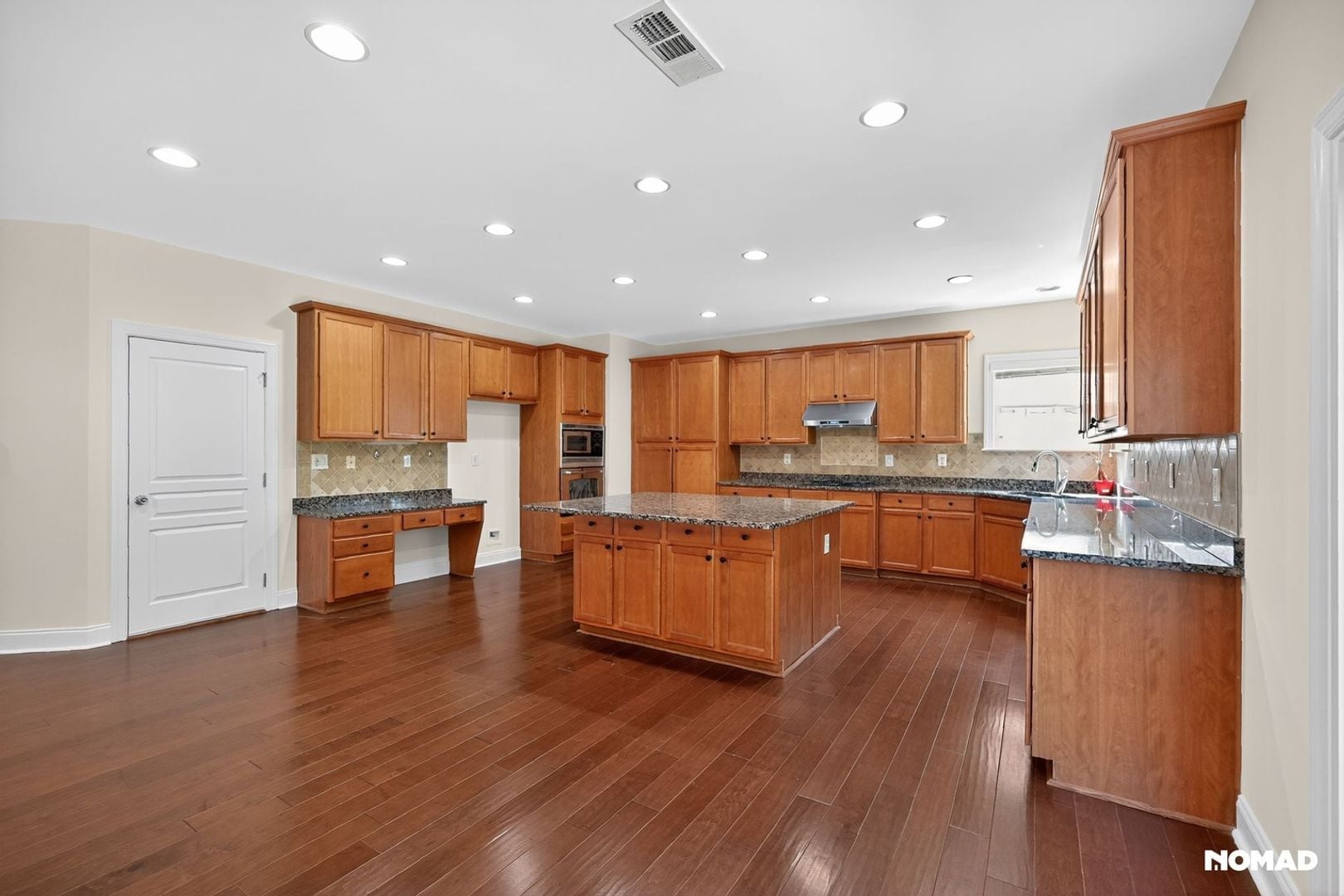 Building Photo - 5485 Sandstone Ct
