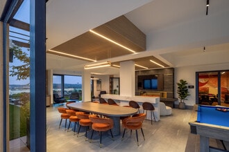 Building Photo - Alora Bayonne