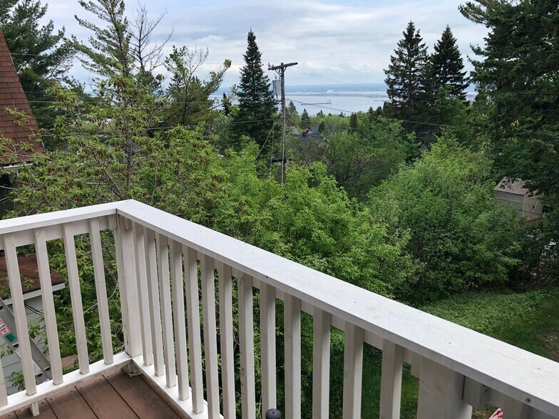 Building Photo - 619 N 17th Ave E