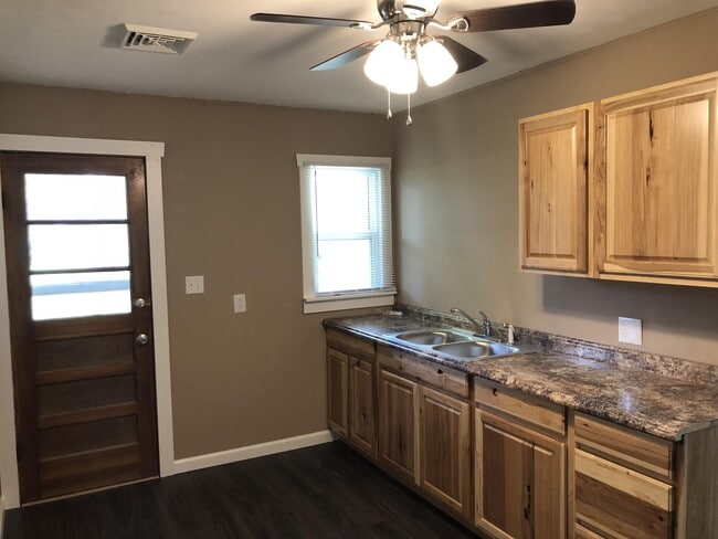 Building Photo - 153 Virginia St