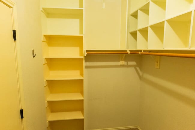 Building Photo - 404 Grisham Dr