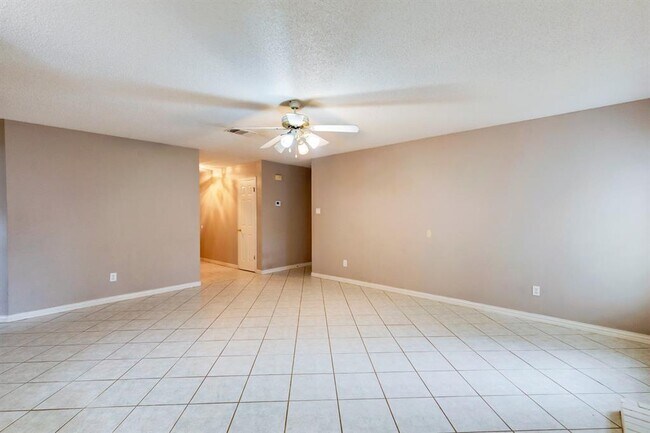 Building Photo - 1807 Timber Ridge Dr