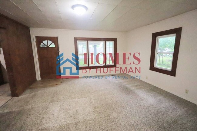 Building Photo - Two Bedroom House
