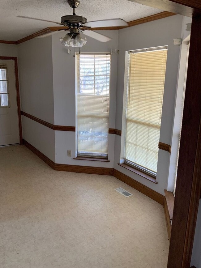 Building Photo - 971 Manningham Rd