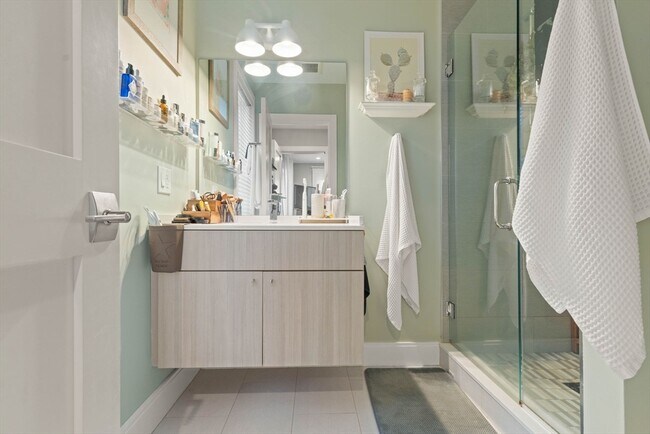 Building Photo - 6 Ashland St