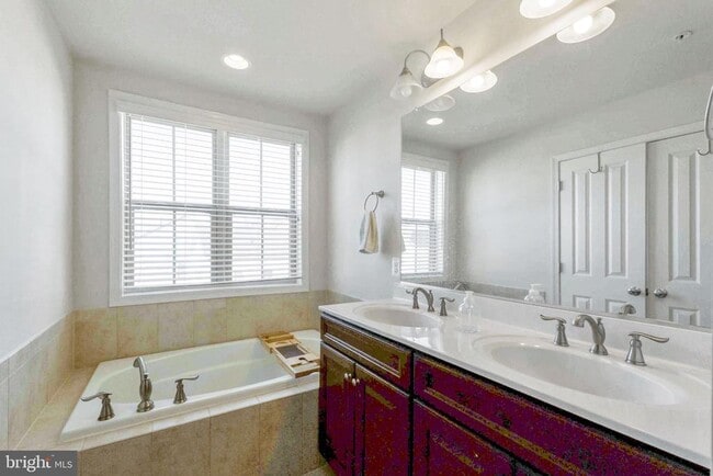 Building Photo - 13707 Petrel St