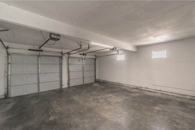 Building Photo - 7513 Maple Dr