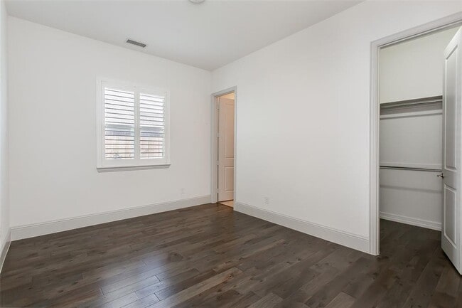 Building Photo - 2006 Pear Tree Dr