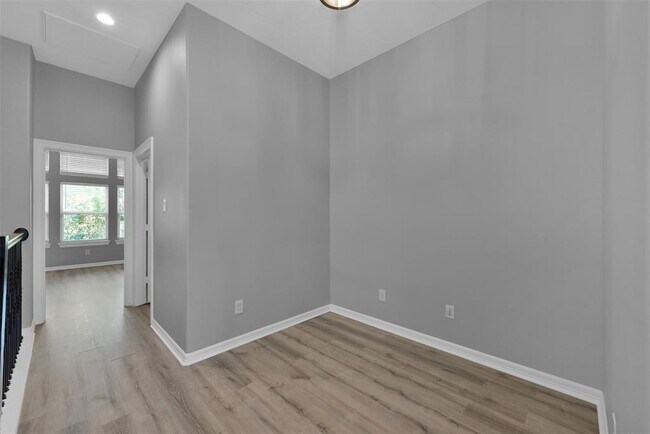 Building Photo - 91 Aventura Pl