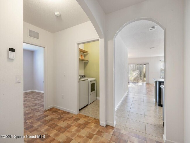 Building Photo - 1440 Lexington Square SW