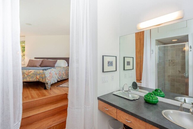 Building Photo - 38 Oceanview Dr