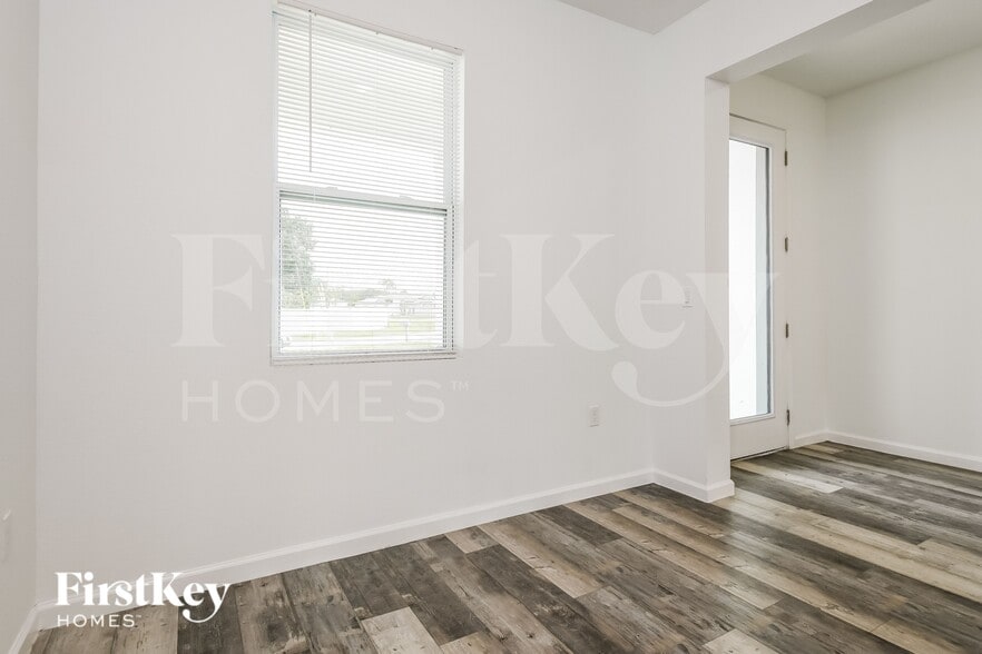 Building Photo - 925 Albertville Ct